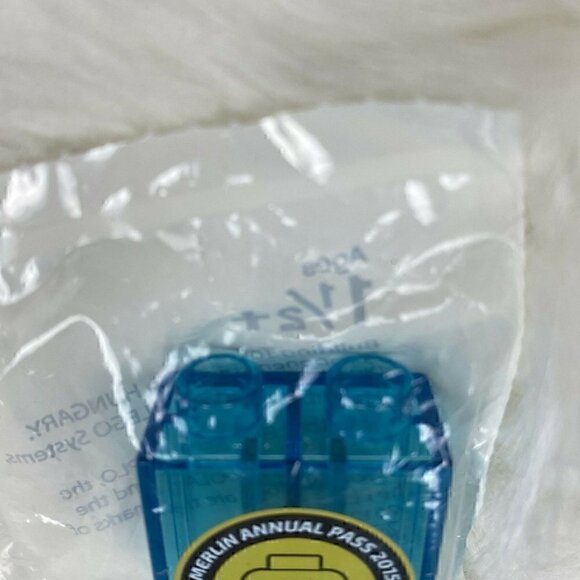 NEW LEGO DUPLO Promo Brick 2015 LEGOLAND Florida Merlin Annual Pass - Picture 4 of 6